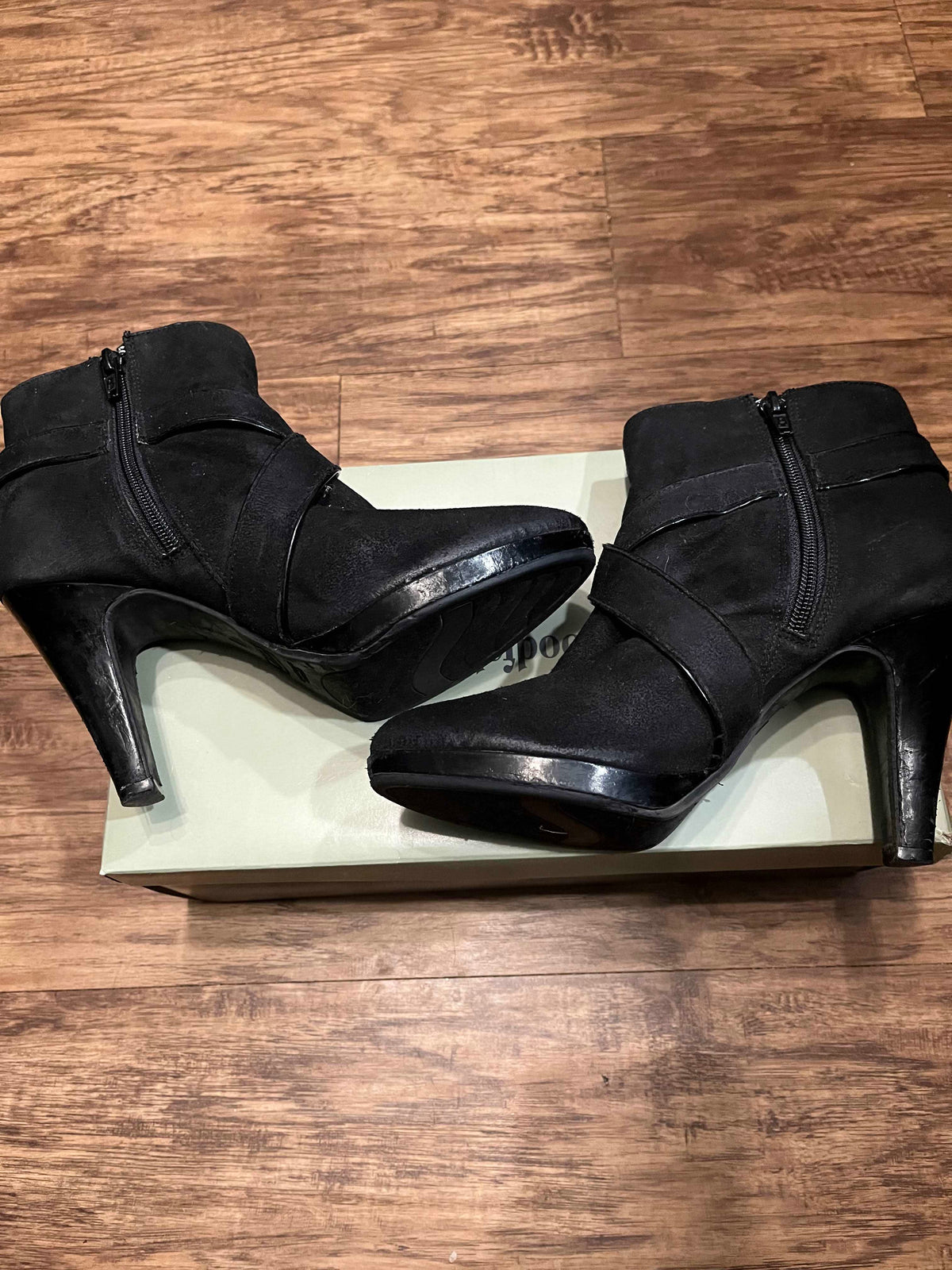 Christian Siriano Natalia Black Ankle Boot Size 7-SaveEZ