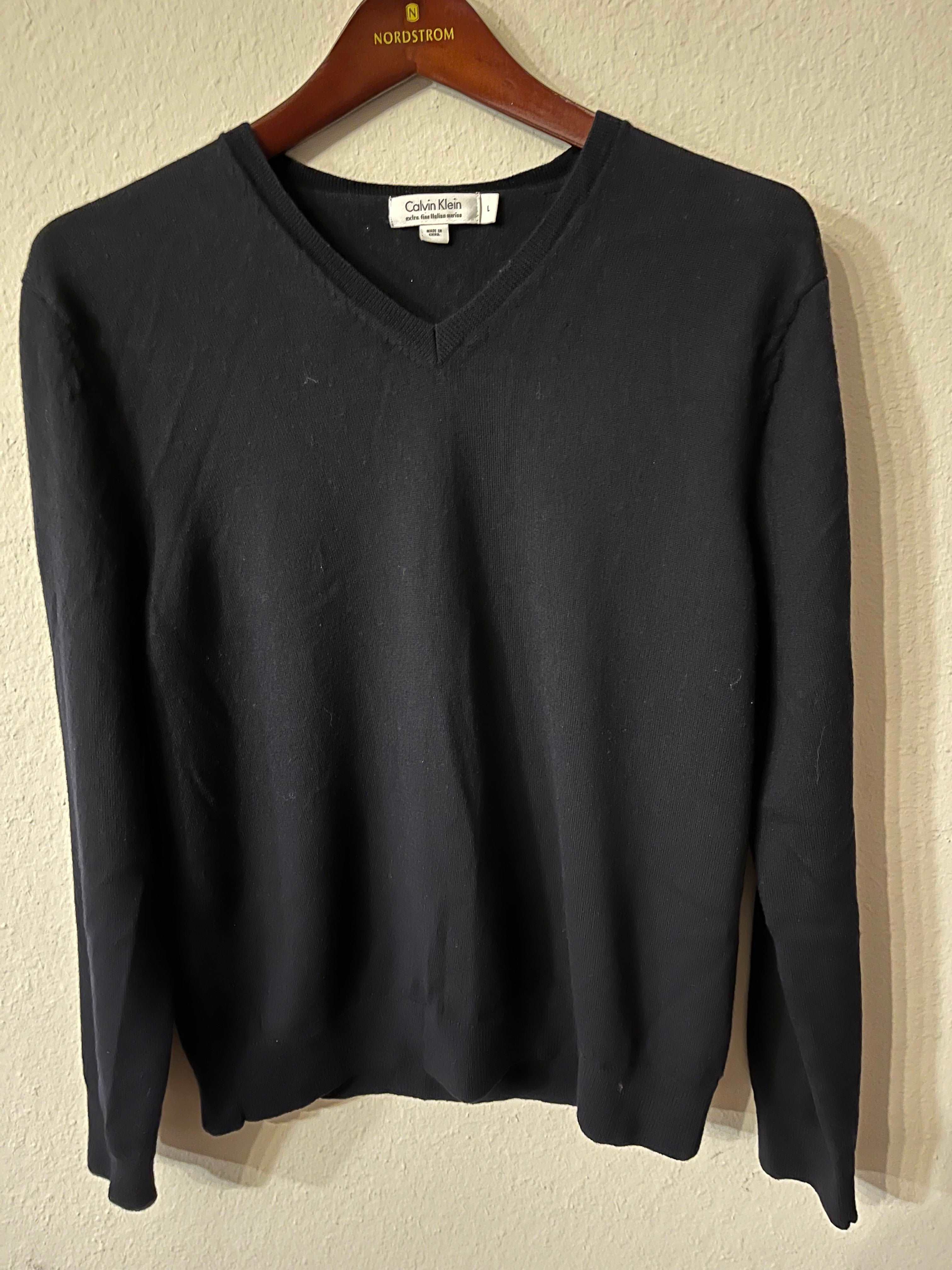 Calvin Klein Extra Fine Italian Morino V Neck Sweater Men's Size Large -SaveEZ