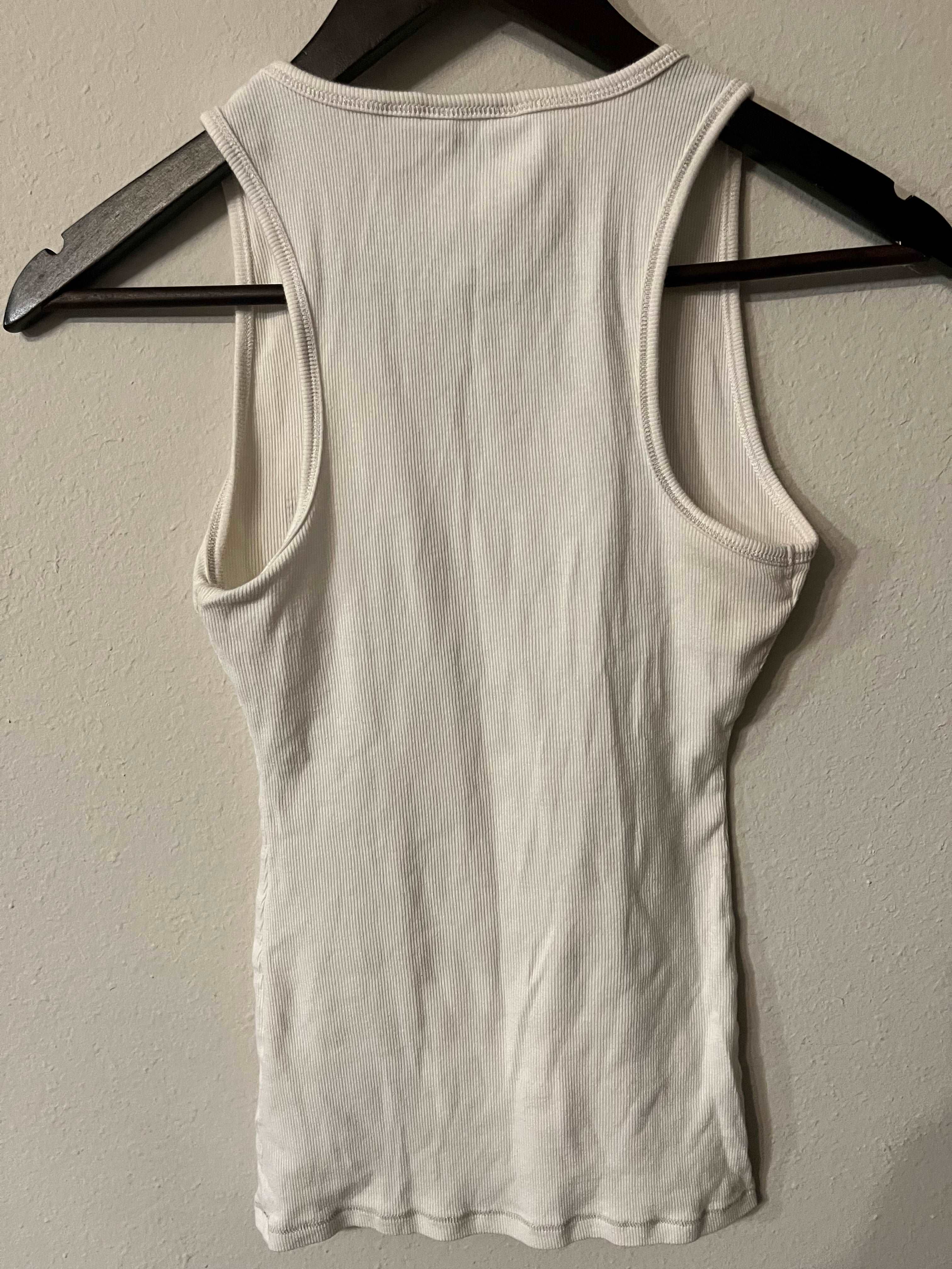 Guess Women's Size M Tank Top-SaveEZ