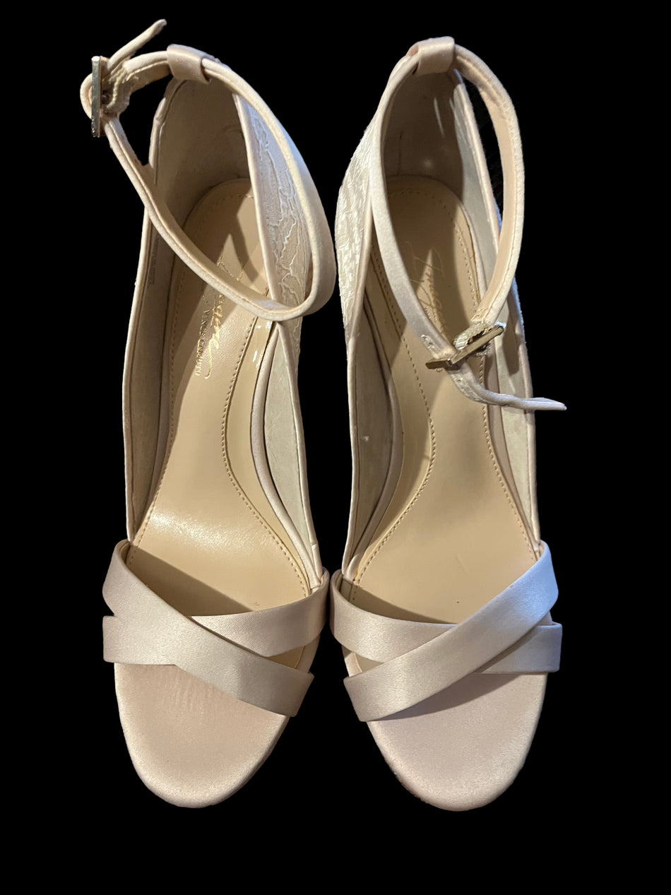 Imagine by Vince Camuto Ivory Lace Wedges Size 6.5