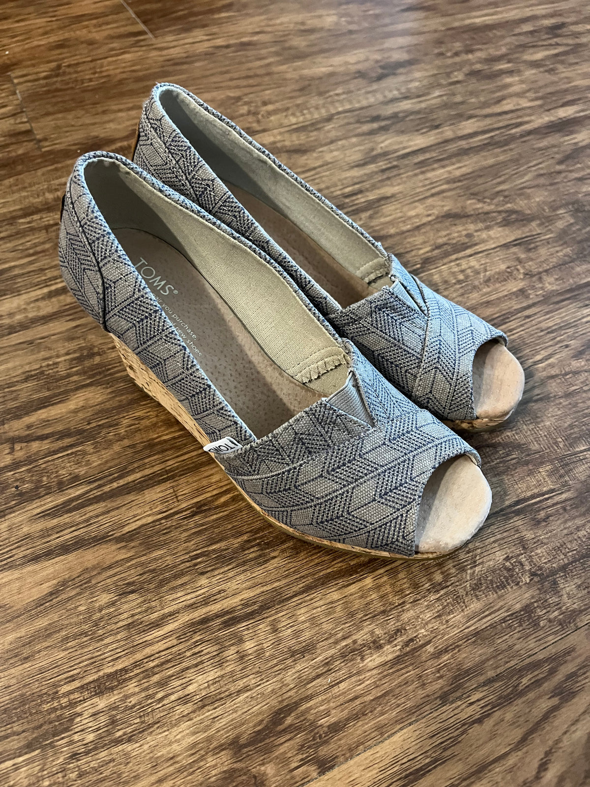 Toms Wedge Shoe in pattern print