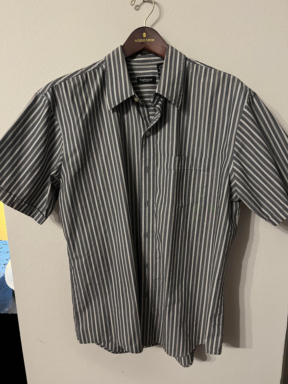 Van Heusen Short Sleeve Men's Shirt Size 16-16 1/2 - SaveEZ